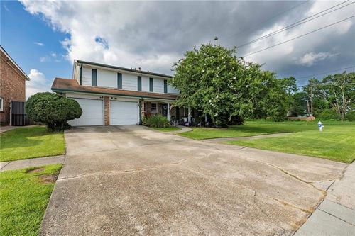 801 Ginette St, Gretna, LA, 70056-7701 | Card Image