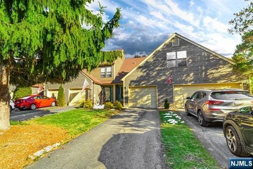 apt-g-44G Manchester Ln, West Milford, NJ, 07480-4919 | Card Image