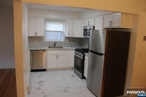 270 Kamena St, Fairview, NJ, 07022-1706 | Card Image