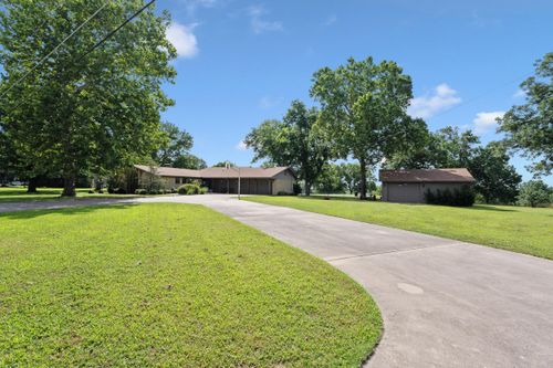 1561 E Country Club Dr, Vinita, OK, 74301-6545 | Card Image