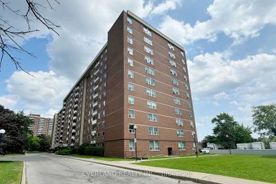 1111 - 175 Hilda Ave, Condo with 3 bedrooms, 2 bathrooms and 1 parking in North York ON | Image 1