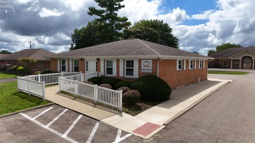 392 E Howard St, Willard, OH, 44890-1656 | Card Image