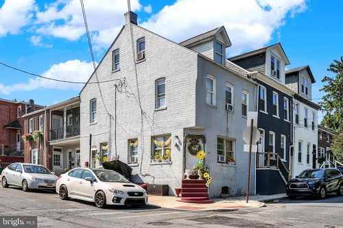 702 Poplar St, LANCASTER, PA, 17603-5570 | Card Image