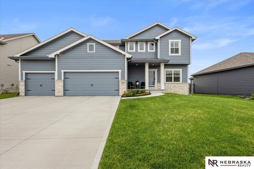 5307 Helwig Ave, Papillion, NE, 68133-2697 | Card Image
