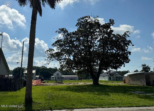 196 Markham Dr, Gulfport, MS, 39507-1337 | Card Image