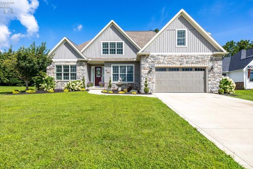 3119 Lauras Ln, Sandusky, OH, 44870-6100 | Card Image