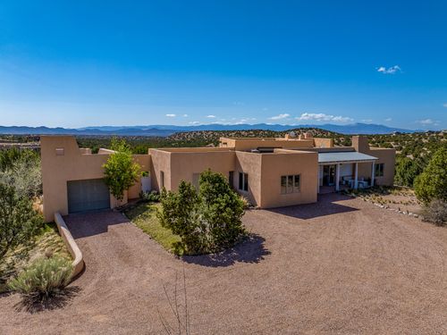84 Paseo De Aguila, Santa Fe, NM, 87506-7955 | Card Image