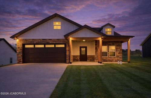 779 Vine Dr, Holts Summit, MO, 65043-4401 | Card Image