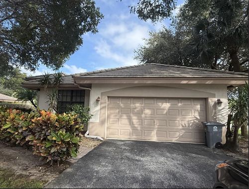 4945 Pine Tree Dr, Boynton Beach, FL, 33436-4828 | Card Image