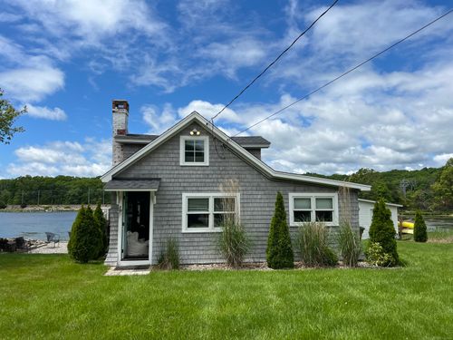 61 Old Black Point Rd, Niantic, CT, 06357-2819 | Card Image