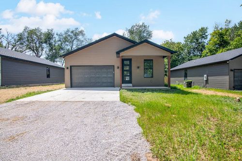 317 S Oak Ave, Sparta, MO, 65753-8203 | Card Image