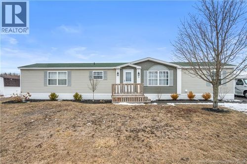 3 Rivera St, Moncton, NB, E1H3J4 | Card Image