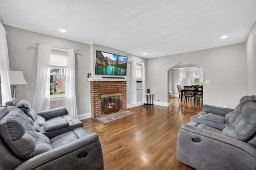 42 Homewood Ave, Yonkers, NY, 10701-5227 | Card Image