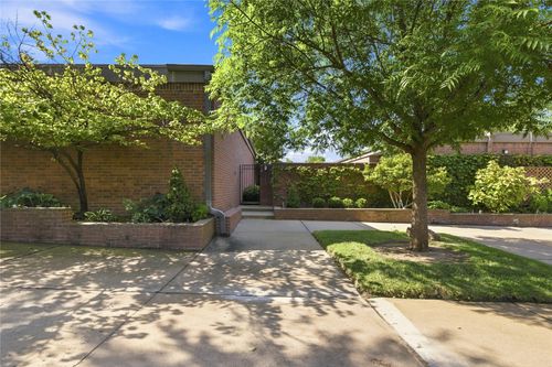 5-c-2-2427 E 72nd Street, Tulsa, OK, 74136 | Card Image