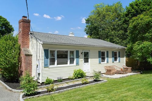 9 Waterhorse Brook Dr, Bethel, CT, 06801-2618 | Card Image