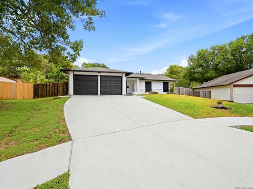 12103 Stevens Ct, Live Oak, TX, 78233-4257 | Card Image
