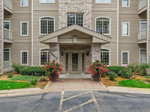 307-13050 W Bluemound Road, Elm Grove, WI, 53122 | Card Image