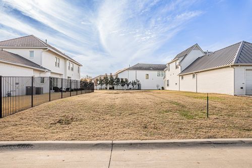305 Magnolia Ln, Westworth Village, TX, 76114-1833 | Card Image