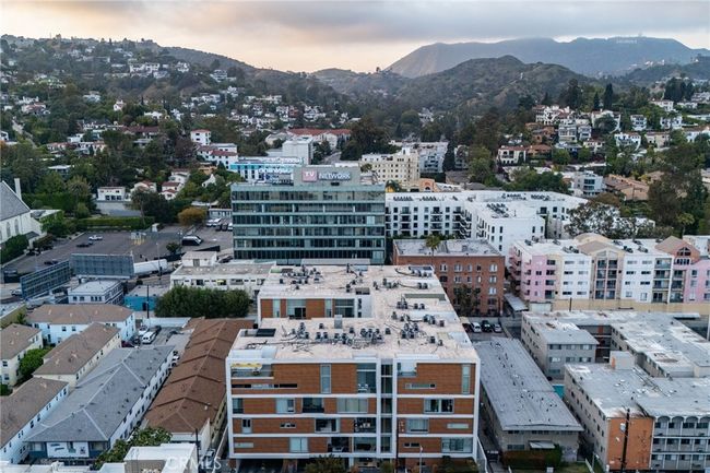 Great location. The Hollywood Bowl is to the left on Highland. Hollywood Blvd is the the right. | Image 53