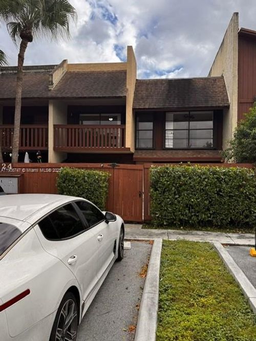 apt-f-6724 Sw 114th Pl, Miami, FL, 33173-4729 | Card Image