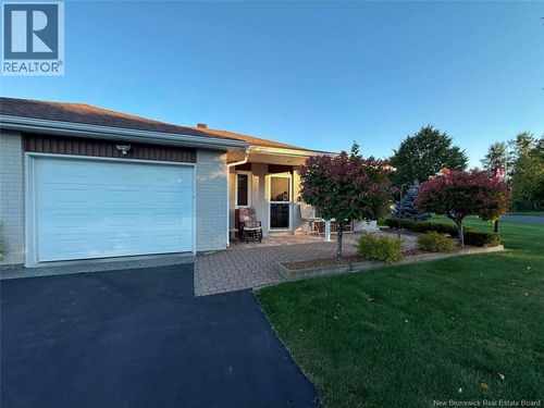45 Perron St, House with 2 bedrooms, 2 bathrooms and null parking in Edmundston NB | Card Image