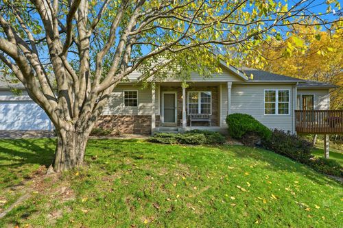 174 Wedgewood Dr, Mahtomedi, MN, 55115-2702 | Card Image