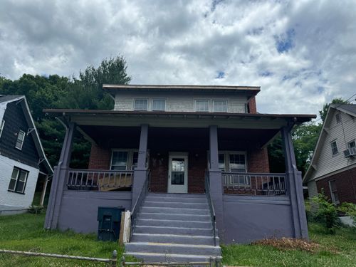 2215 Melrose Ave Nw, Roanoke, VA, 24017-6203 | Card Image
