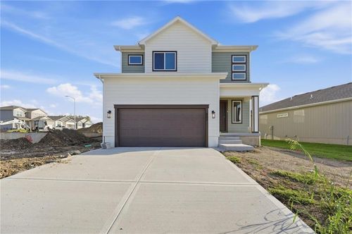 803 Glenn Cir, Raymore, MO, 64083-5601 | Card Image