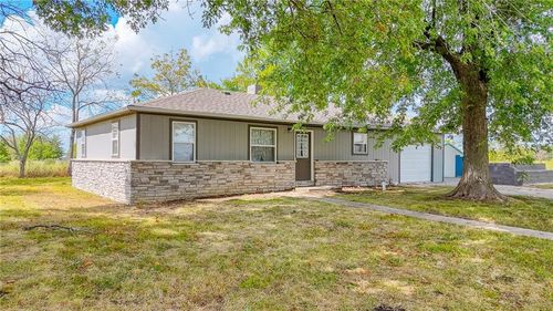 935 10th St, Holden, MO, 64040 | Card Image