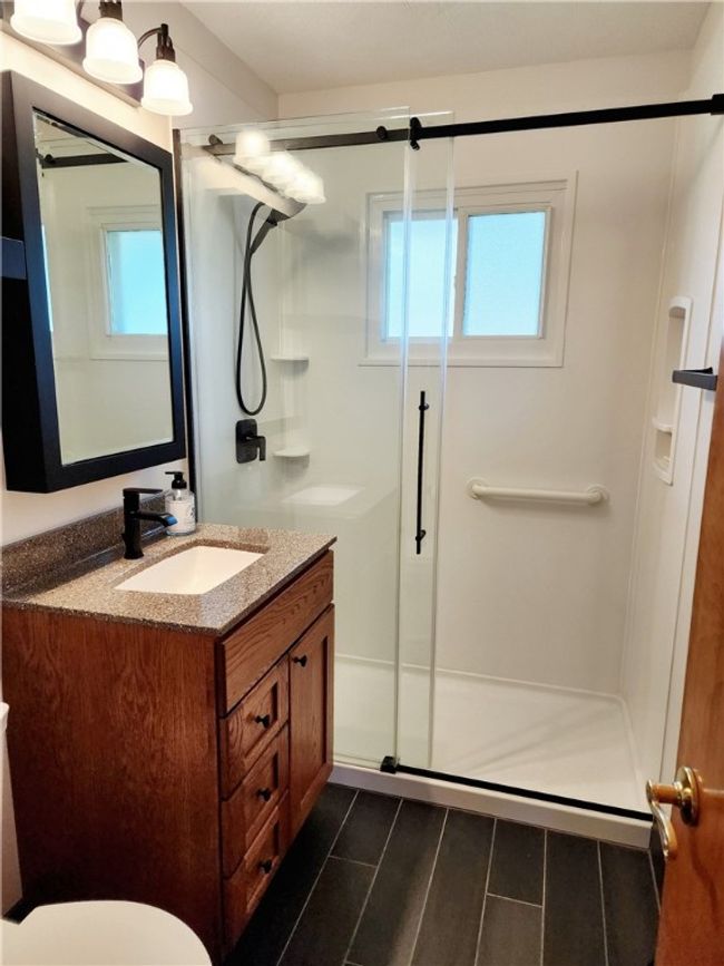 649 Maple St, House other with 3 bedrooms, 2 bathrooms and 1 parking in Worthington PA | Image 17