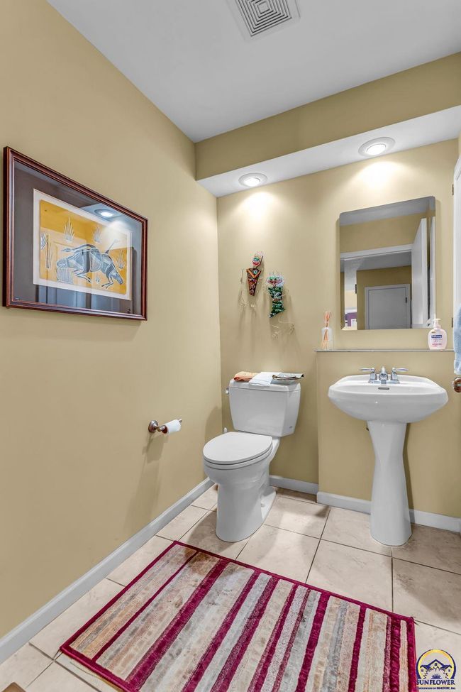 13 Sw Pepper Tree Ln, Townhouse with 4 bedrooms, 4 bathrooms and null parking in Topeka KS | Image 25