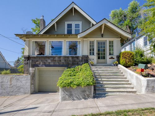 226 N 3rd St, Klamath Falls, OR, 97601-6329 | Card Image