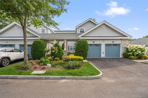 493 Woodscreek Ct, Moriches, NY, 11955-1726 | Card Image