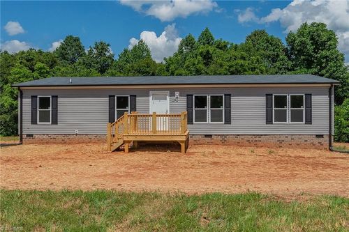 1 Hatties Way, Hamptonville, NC, 27020 | Card Image