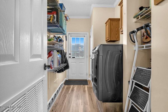 LAUNDRY/MUD ROOM | Image 21
