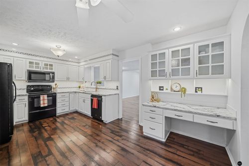 5852 Locust Street, Lincoln, NE, 68516 | Card Image