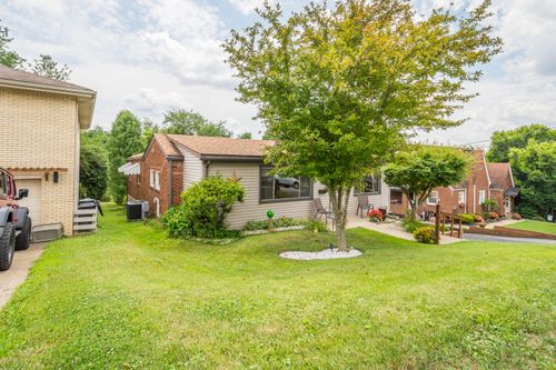 624 Corbin St, West Mifflin, PA, 15122-2002 | Card Image