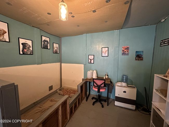 Office/Workshop/Kennel Area | Image 33