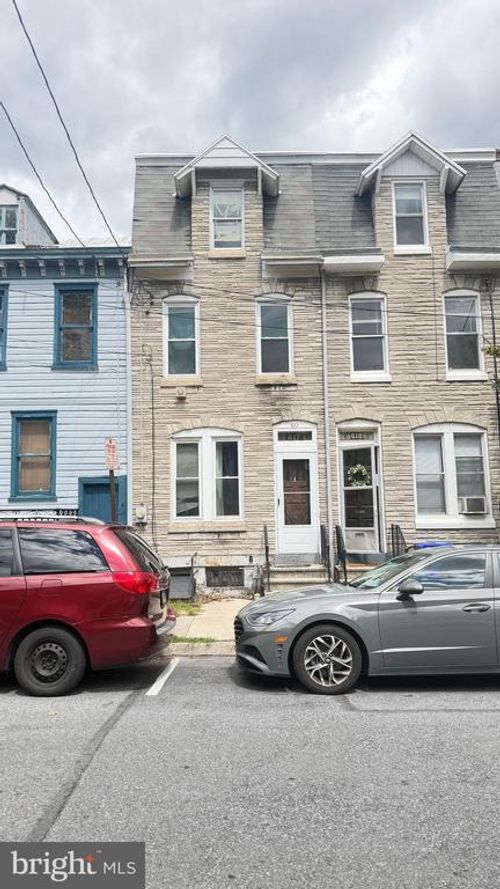 617 Willow St, READING, PA, 19602-2735 | Card Image