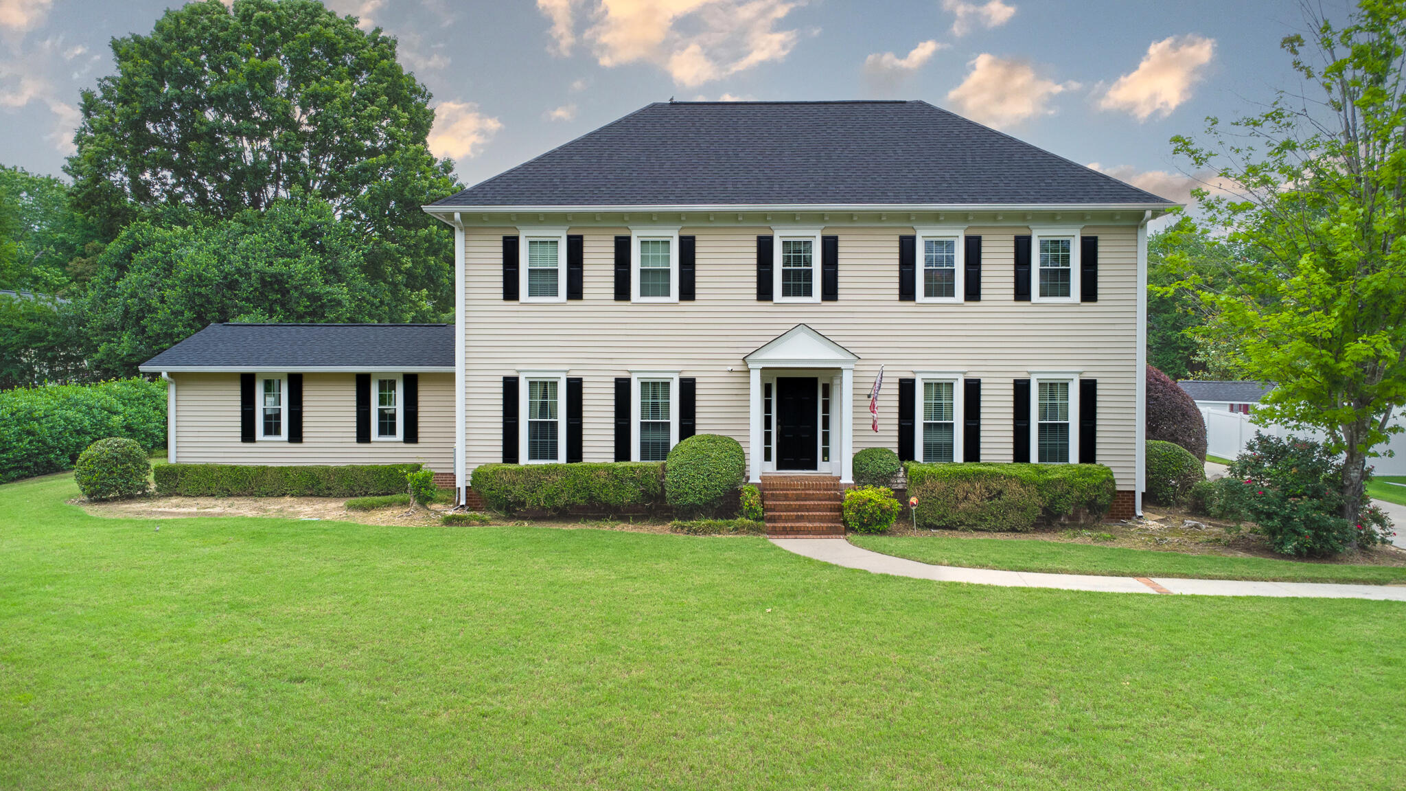 Kingston Ct, Dalton, GA 30720