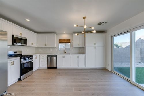 199 Real Long Way, Las Vegas, NV, 89148-5214 | Card Image