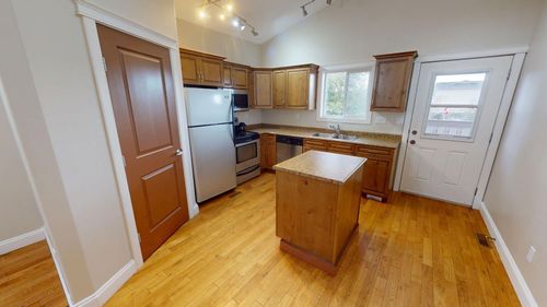 118 Wanyandi Avenue, Hinton, AB, T7V1M6 | Card Image