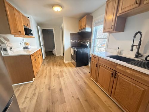 57 Forest St, Rutland, VT, 05701-3915 | Card Image