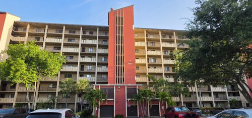 504-2206 S Cypress Bend Dr, Pompano Beach, FL, 33069-4437 | Card Image