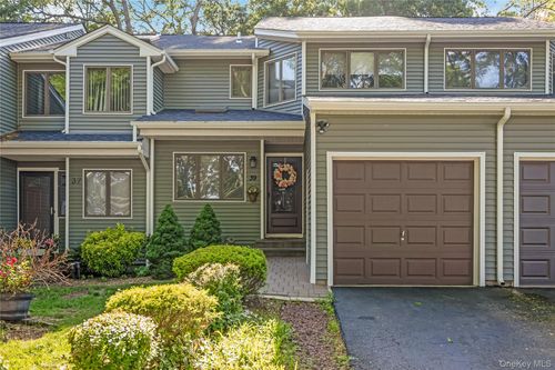 39 Jeremy Cir, Nesconset, NY, 11767-2941 | Card Image