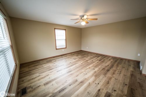 1842 S Rhode Island Court, Mason City, IA, 50401 | Card Image