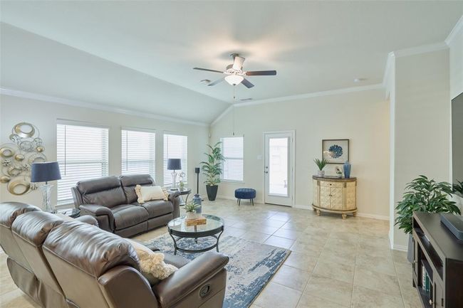 18811 Palmetto Hills Dr, House other with 3 bedrooms, 2 bathrooms and 2 parking in New Caney TX | Image 18