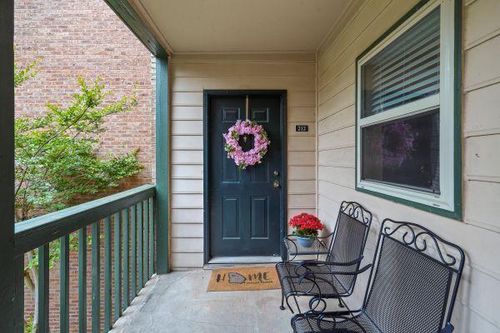 212 Brittany Ct, Duluth, GA, 30096-2694 | Card Image