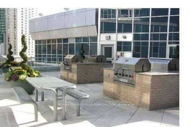 3403 - 208 Queens Quay W, Condo with 2 bedrooms, 2 bathrooms and 1 parking in Toronto ON | Image 11