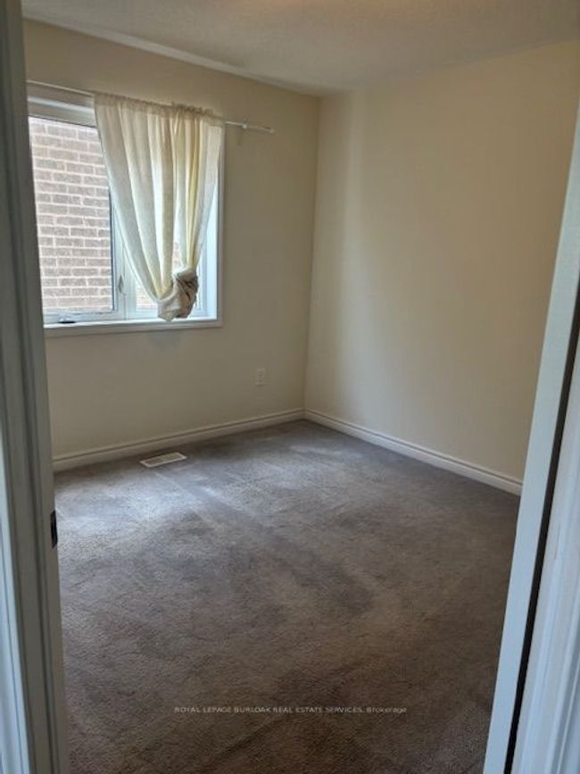 1292 Leger Way, House other with 3 bedrooms, 3 bathrooms and 1 parking in Milton ON | Image 17